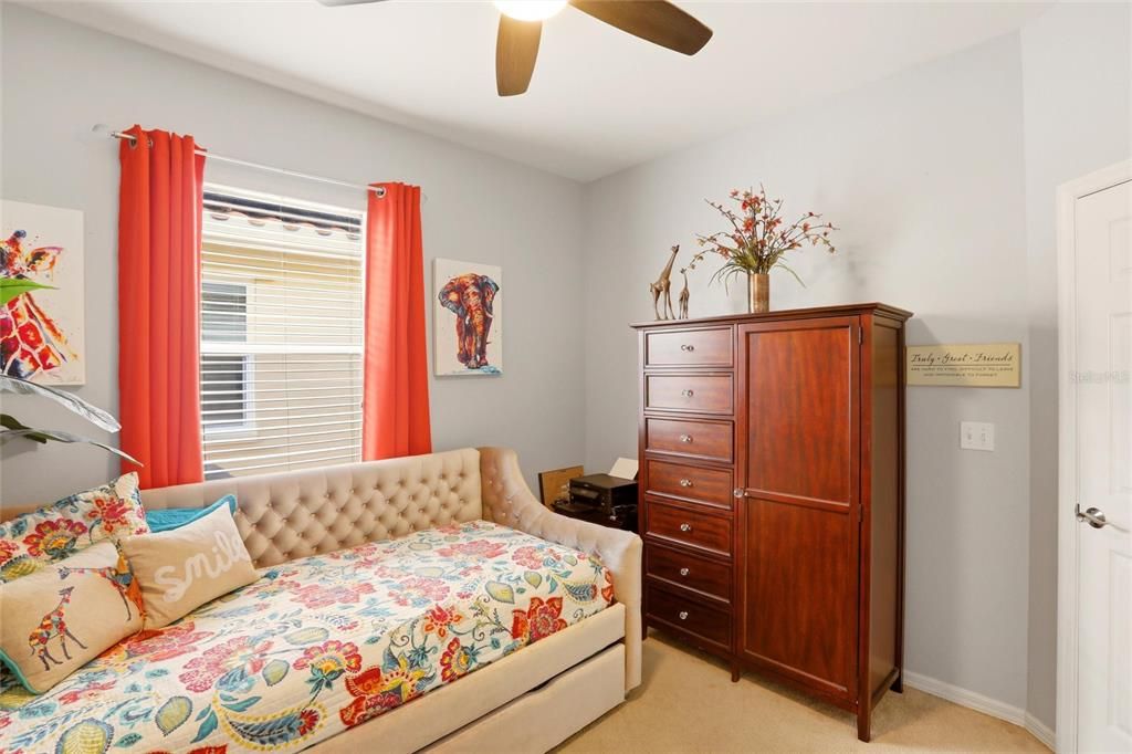 For Sale: $405,000 (3 beds, 2 baths, 1572 Square Feet)