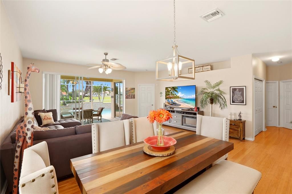 For Sale: $405,000 (3 beds, 2 baths, 1572 Square Feet)