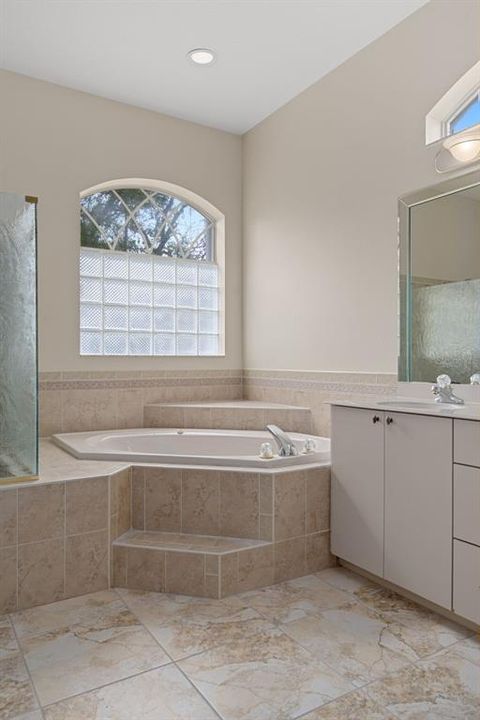 Active With Contract: $425,000 (3 beds, 2 baths, 2189 Square Feet)