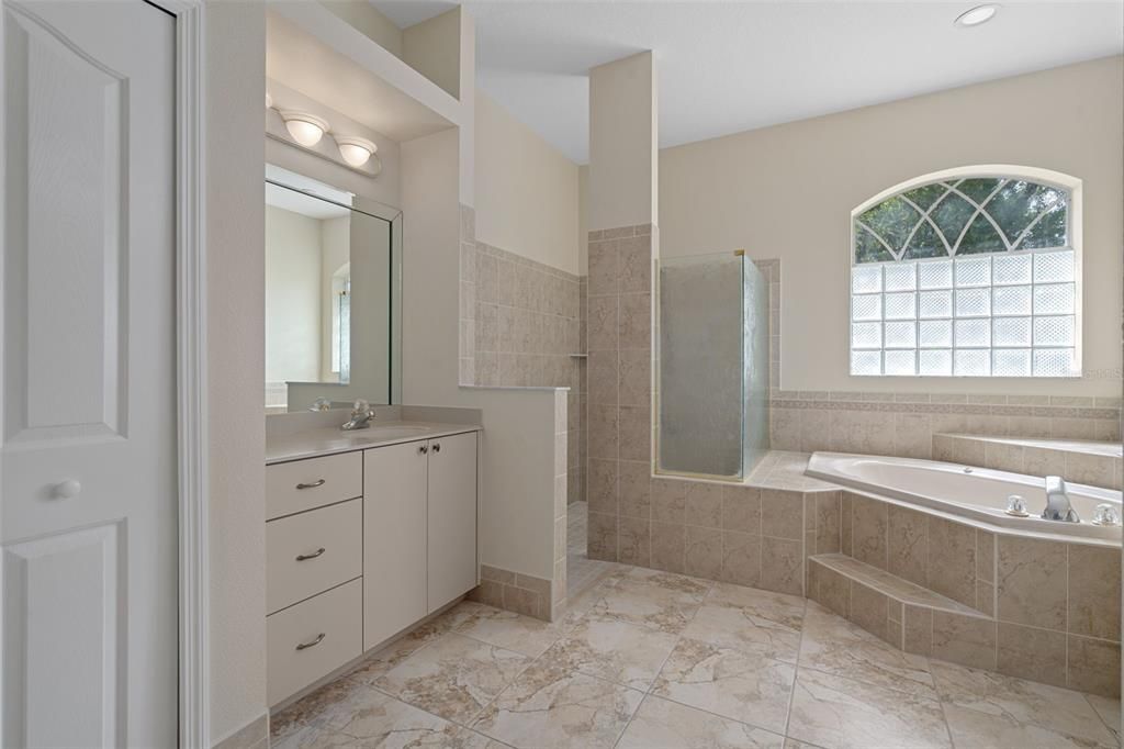 Active With Contract: $425,000 (3 beds, 2 baths, 2189 Square Feet)