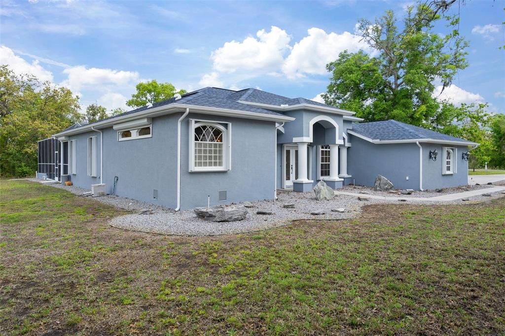 Active With Contract: $425,000 (3 beds, 2 baths, 2189 Square Feet)