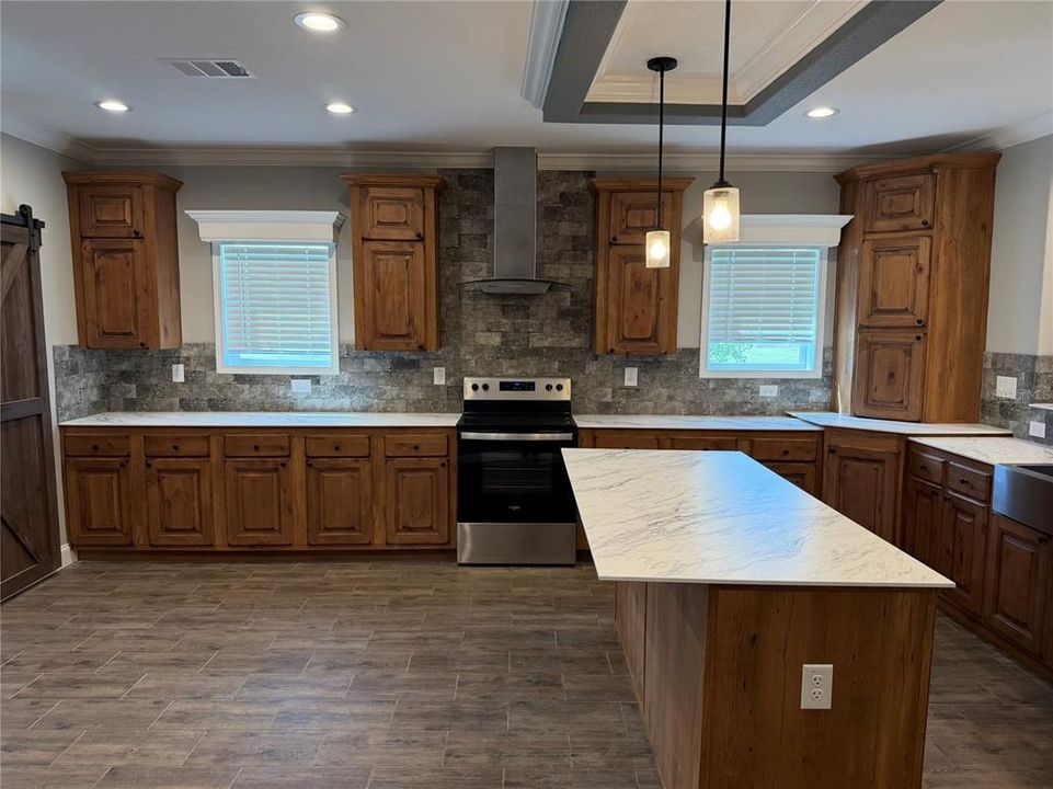 For Sale: $299,900 (4 beds, 2 baths, 2305 Square Feet)