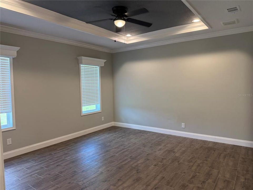 For Sale: $299,900 (4 beds, 2 baths, 2305 Square Feet)