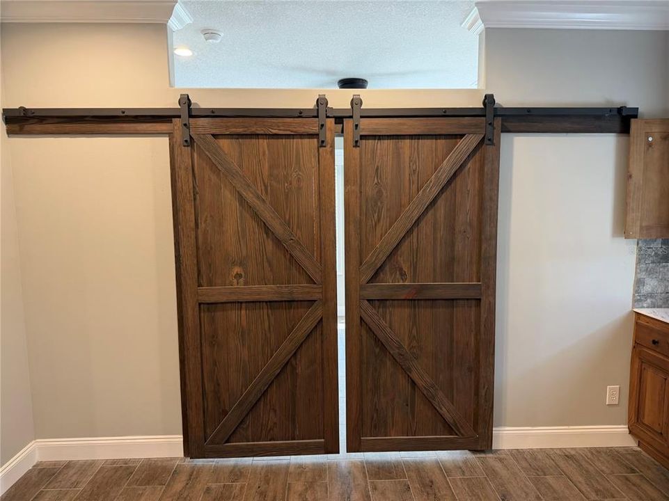 For Sale: $299,900 (4 beds, 2 baths, 2305 Square Feet)
