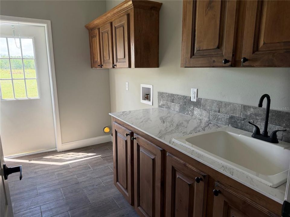 For Sale: $299,900 (4 beds, 2 baths, 2305 Square Feet)