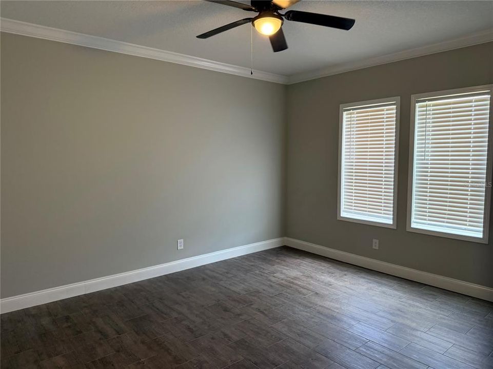 For Sale: $299,900 (4 beds, 2 baths, 2305 Square Feet)