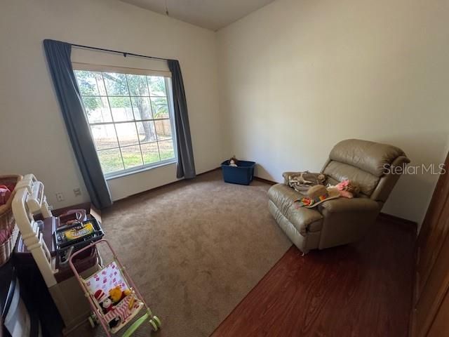 Activo con contrato: $575,000 (4 camas, 2 baños, 2362 Pies cuadrados)