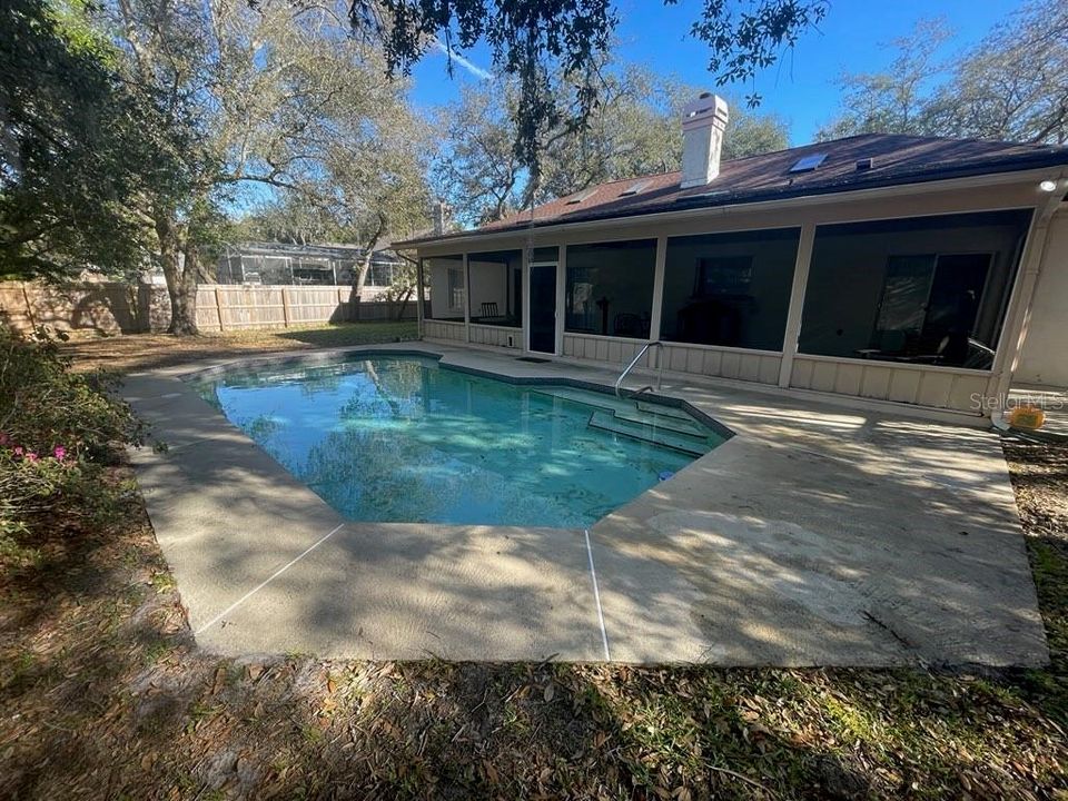 Activo con contrato: $575,000 (4 camas, 2 baños, 2362 Pies cuadrados)