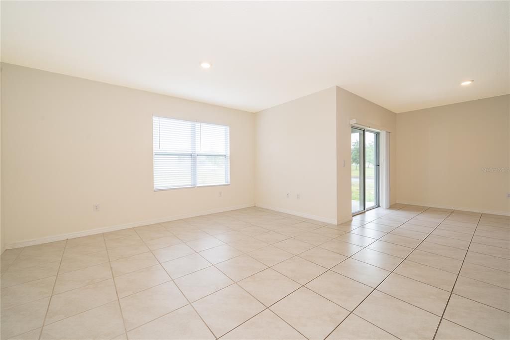 For Sale: $409,000 (4 beds, 2 baths, 1846 Square Feet)