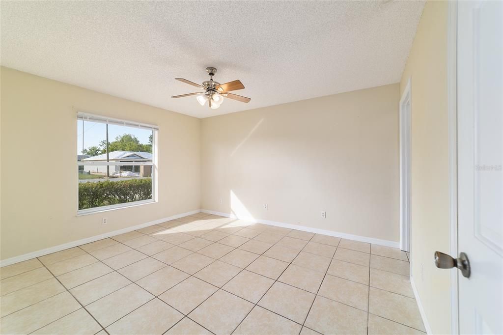 Activo con contrato: $219,900 (3 camas, 2 baños, 1188 Pies cuadrados)