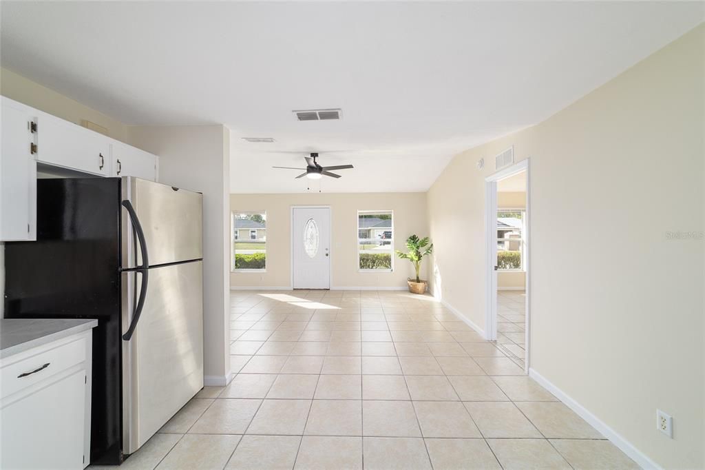 Activo con contrato: $219,900 (3 camas, 2 baños, 1188 Pies cuadrados)
