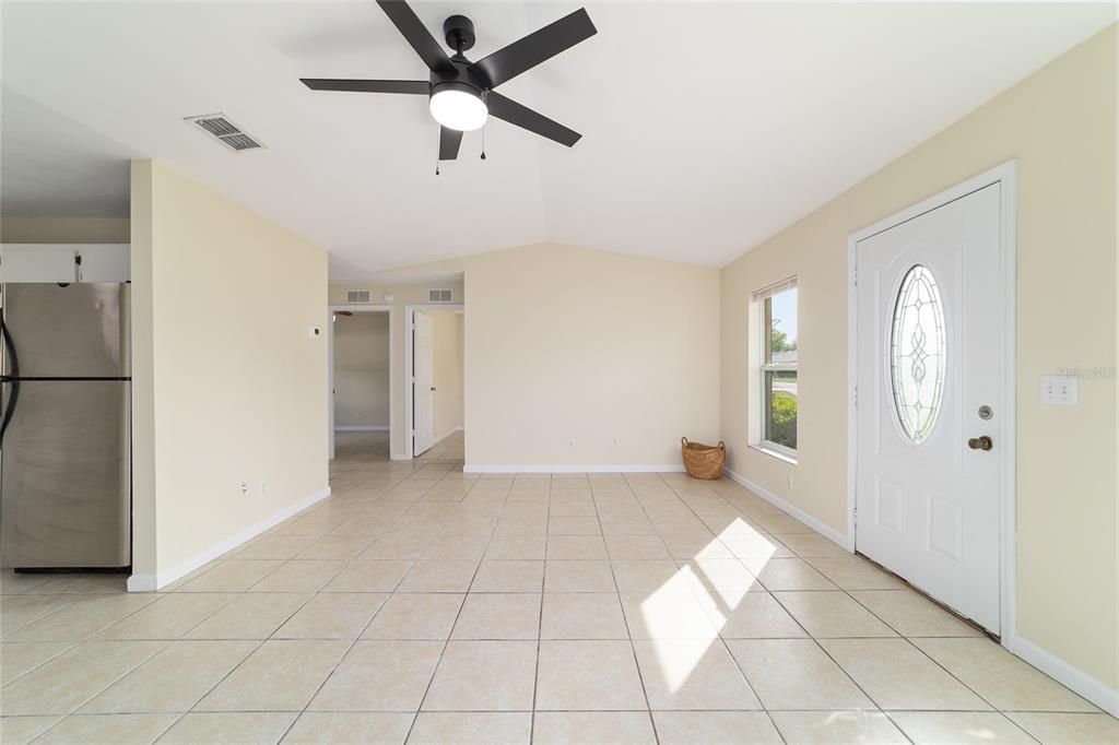 Activo con contrato: $219,900 (3 camas, 2 baños, 1188 Pies cuadrados)
