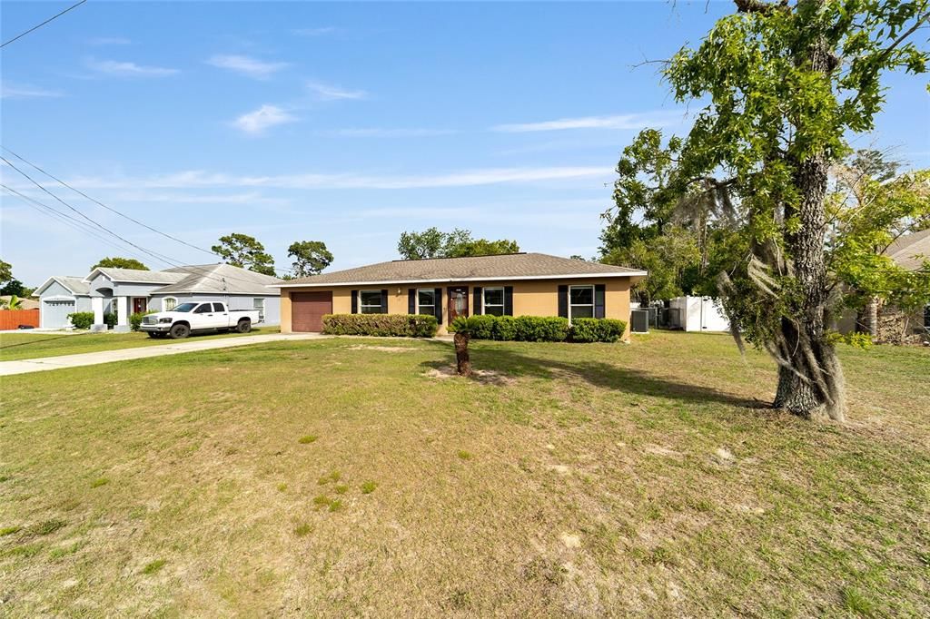 Activo con contrato: $219,900 (3 camas, 2 baños, 1188 Pies cuadrados)