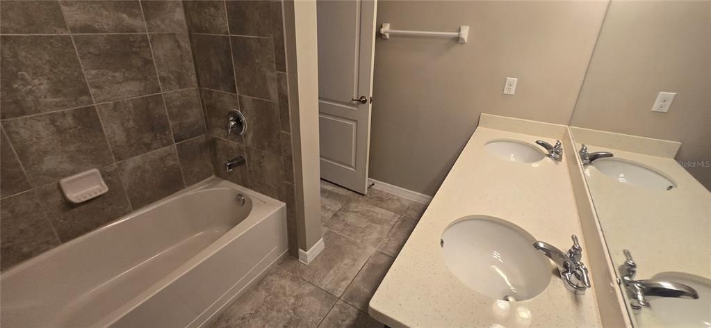 В аренду: $3,499 (3 спален, 2 ванн, 2300 Квадратных фут)