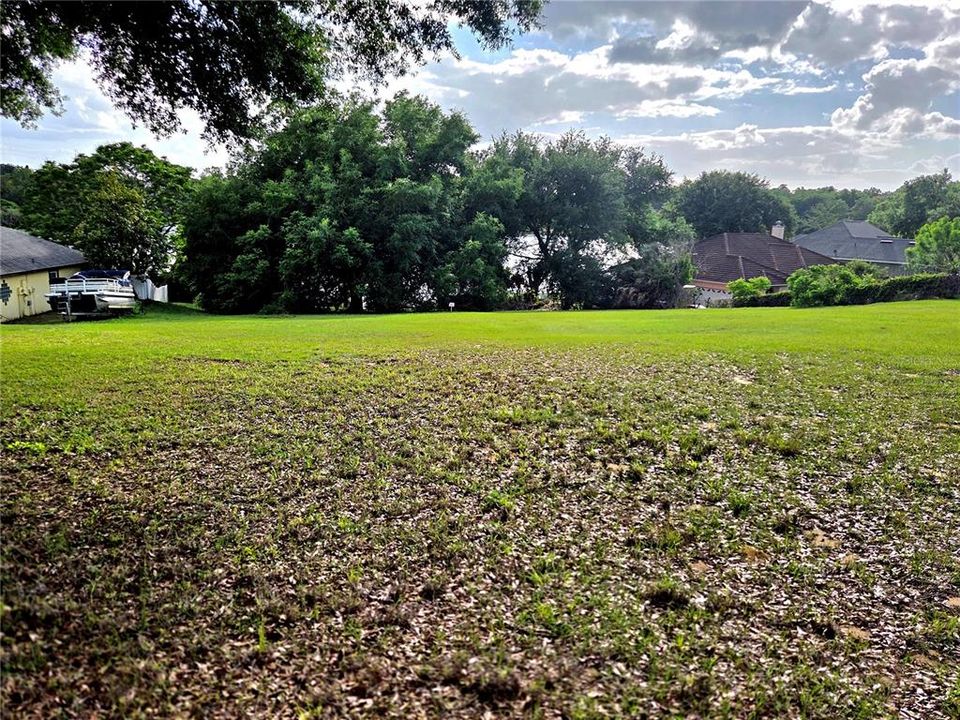 待售: $185,000 (0.78 acres)