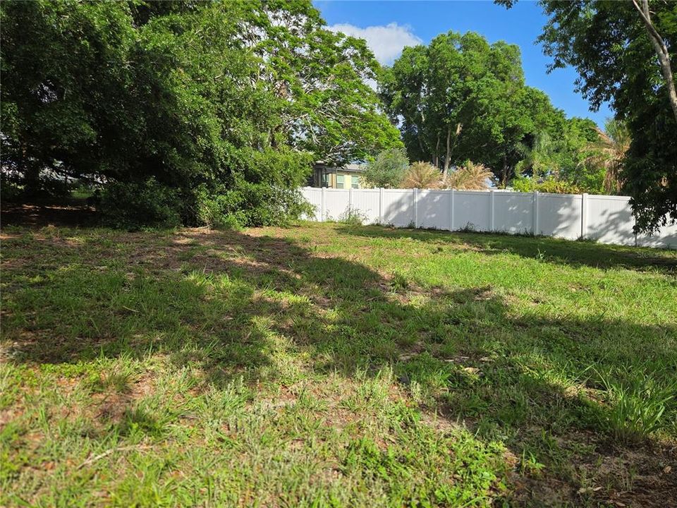 待售: $185,000 (0.78 acres)