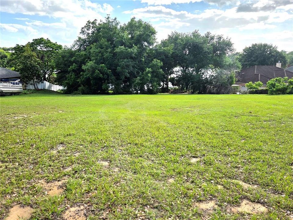 待售: $185,000 (0.78 acres)