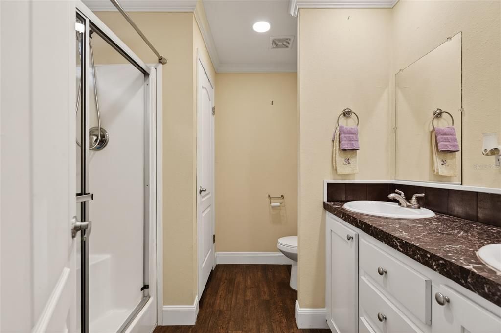 For Sale: $299,000 (3 beds, 2 baths, 1248 Square Feet)