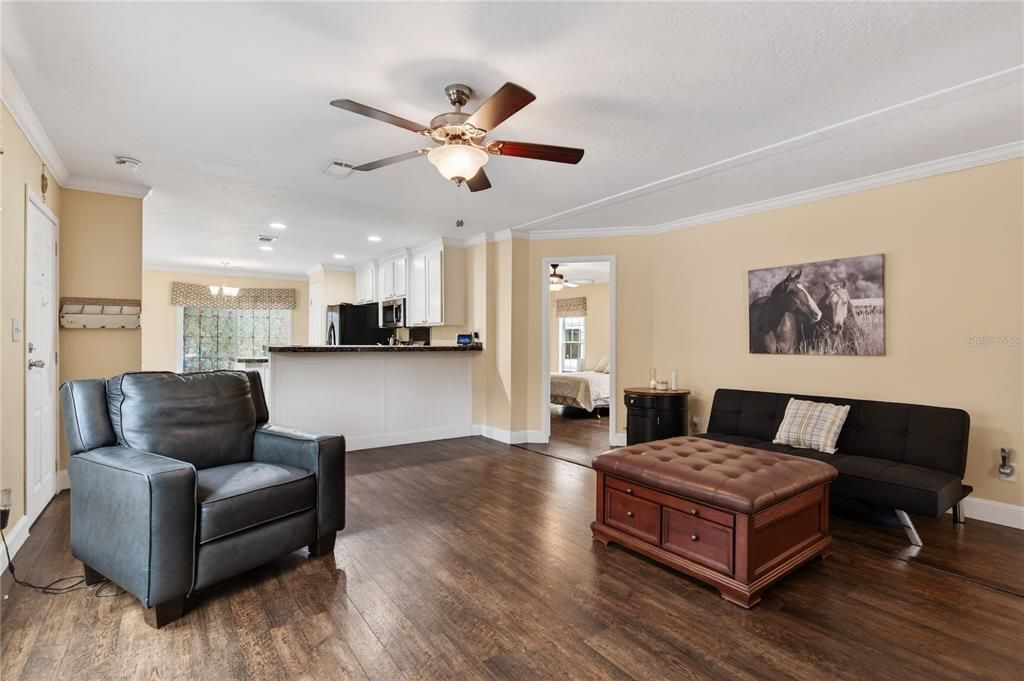 For Sale: $299,000 (3 beds, 2 baths, 1248 Square Feet)