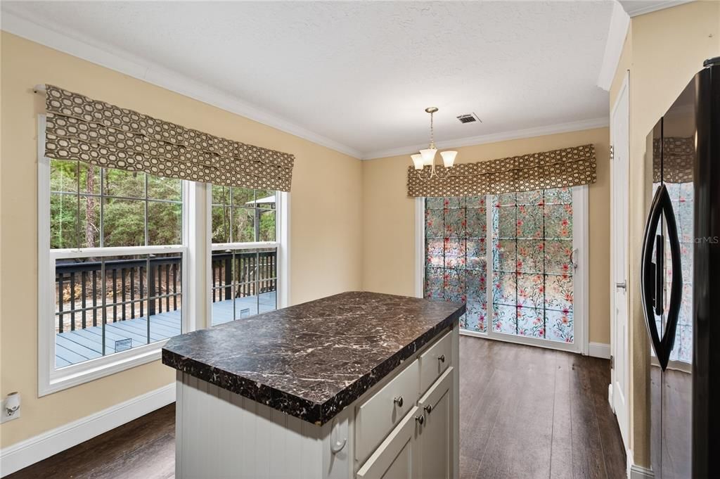 For Sale: $299,000 (3 beds, 2 baths, 1248 Square Feet)