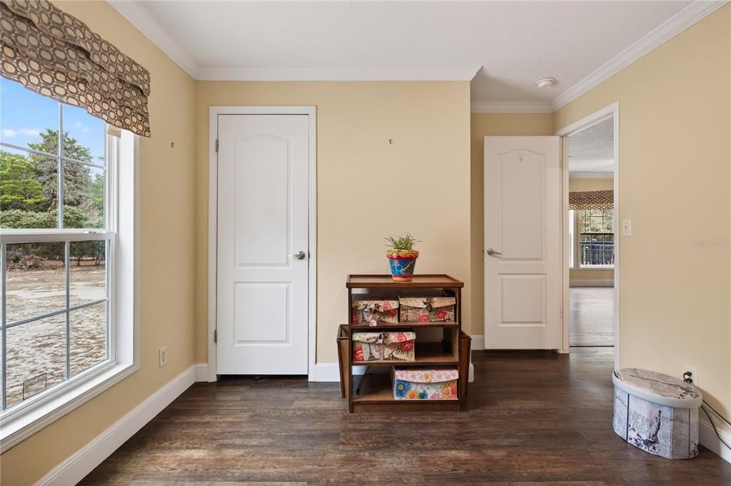 For Sale: $299,000 (3 beds, 2 baths, 1248 Square Feet)