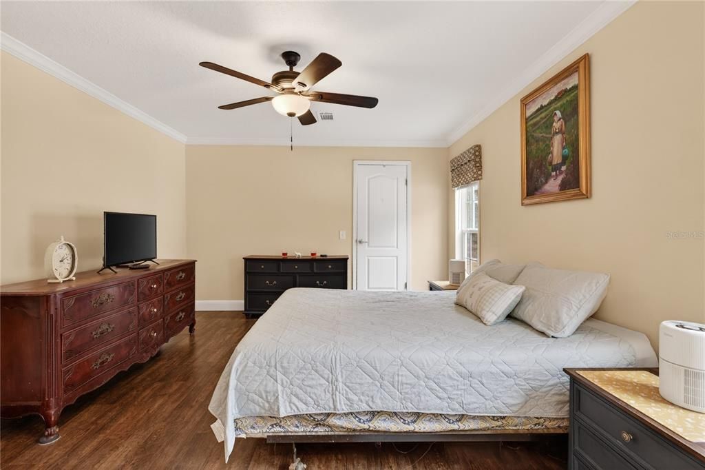For Sale: $299,000 (3 beds, 2 baths, 1248 Square Feet)
