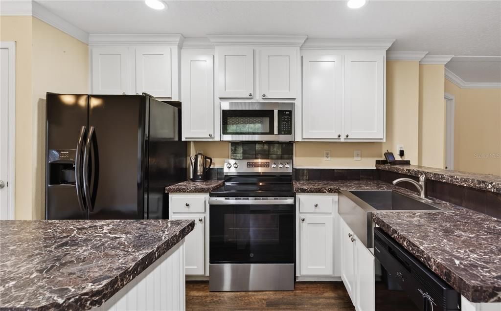 For Sale: $299,000 (3 beds, 2 baths, 1248 Square Feet)