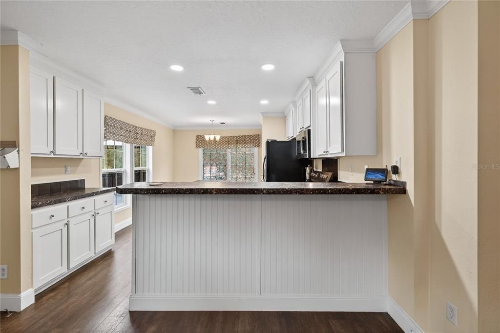 For Sale: $299,000 (3 beds, 2 baths, 1248 Square Feet)