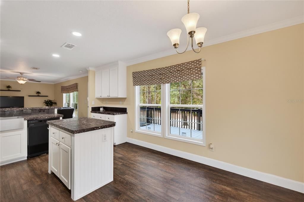 For Sale: $299,000 (3 beds, 2 baths, 1248 Square Feet)