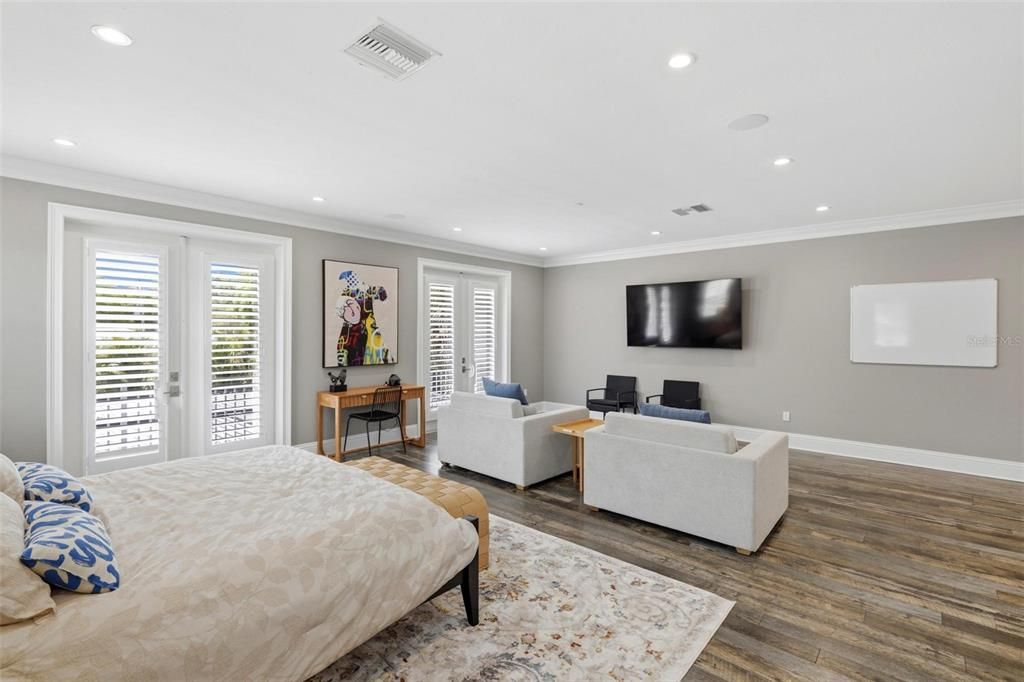 Activo con contrato: $3,950,000 (5 camas, 5 baños, 4871 Pies cuadrados)