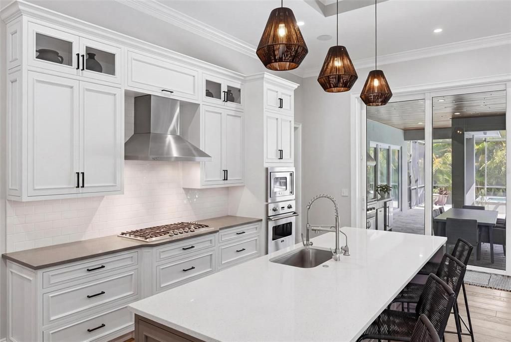 Activo con contrato: $3,950,000 (5 camas, 5 baños, 4871 Pies cuadrados)