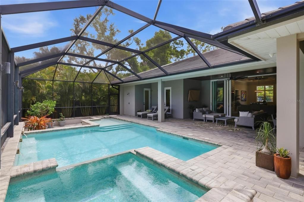 Activo con contrato: $3,950,000 (5 camas, 5 baños, 4871 Pies cuadrados)