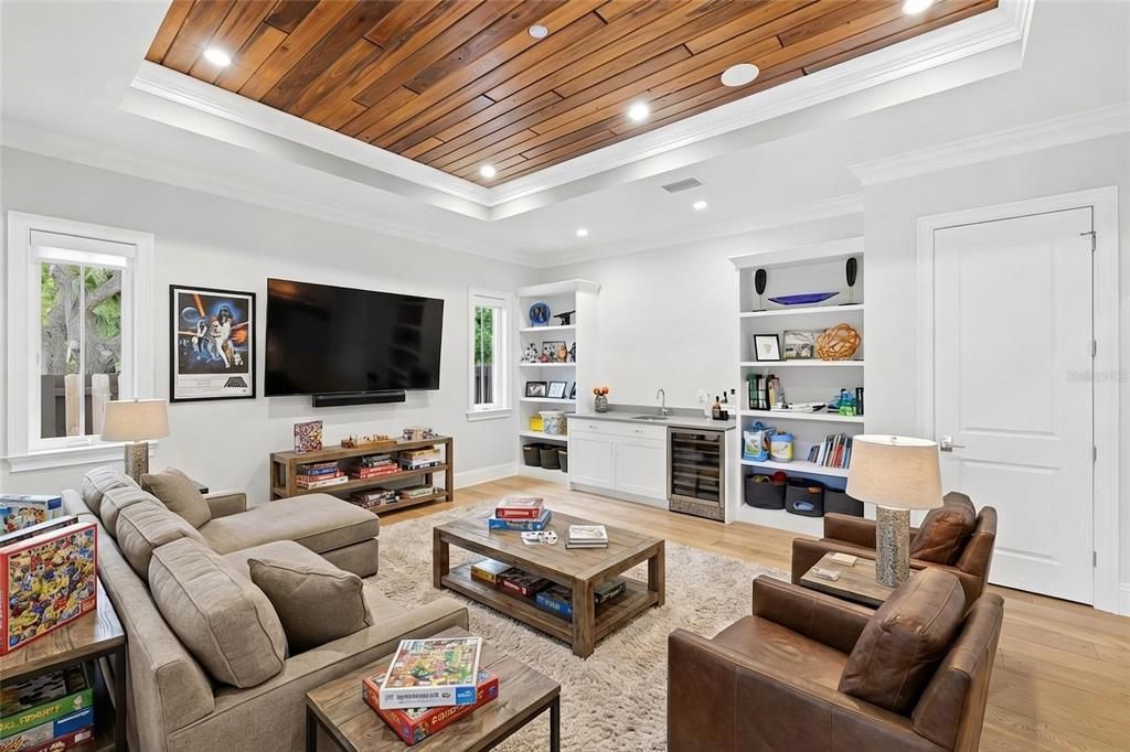 Activo con contrato: $3,950,000 (5 camas, 5 baños, 4871 Pies cuadrados)