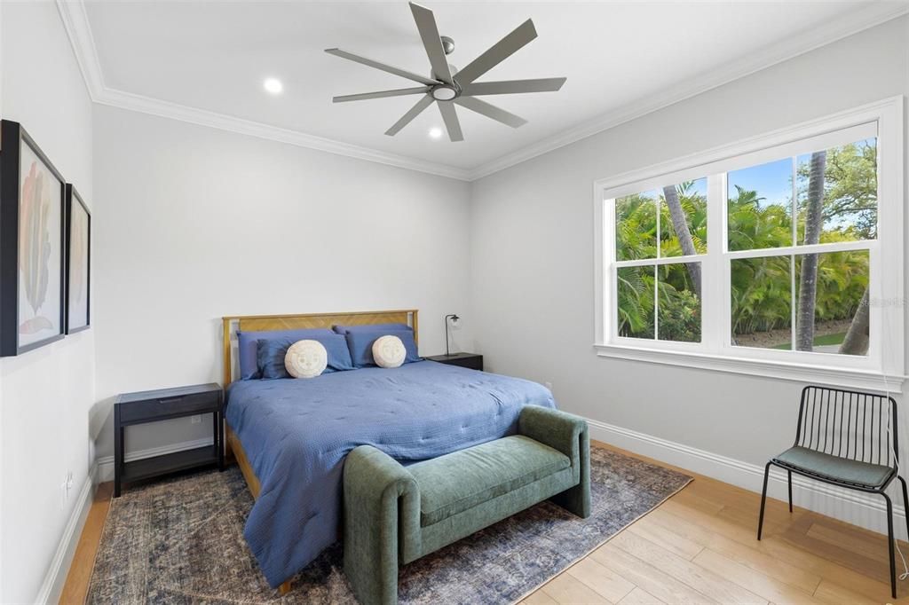 Activo con contrato: $3,950,000 (5 camas, 5 baños, 4871 Pies cuadrados)