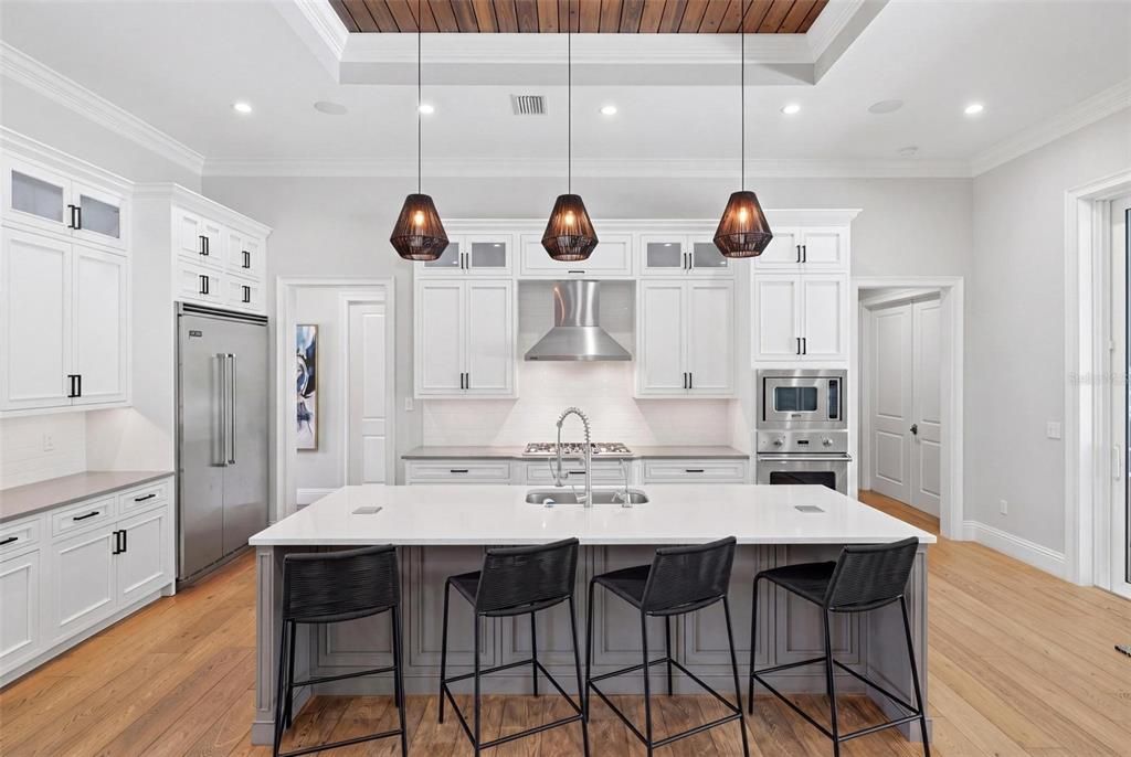 Activo con contrato: $3,950,000 (5 camas, 5 baños, 4871 Pies cuadrados)