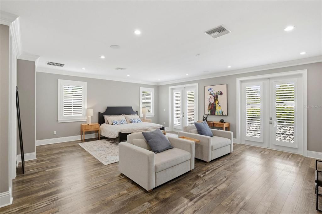 Activo con contrato: $3,950,000 (5 camas, 5 baños, 4871 Pies cuadrados)