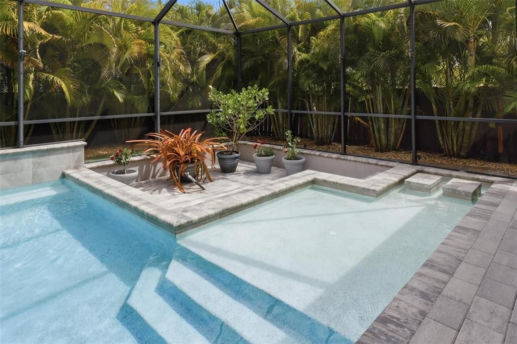 Activo con contrato: $3,950,000 (5 camas, 5 baños, 4871 Pies cuadrados)