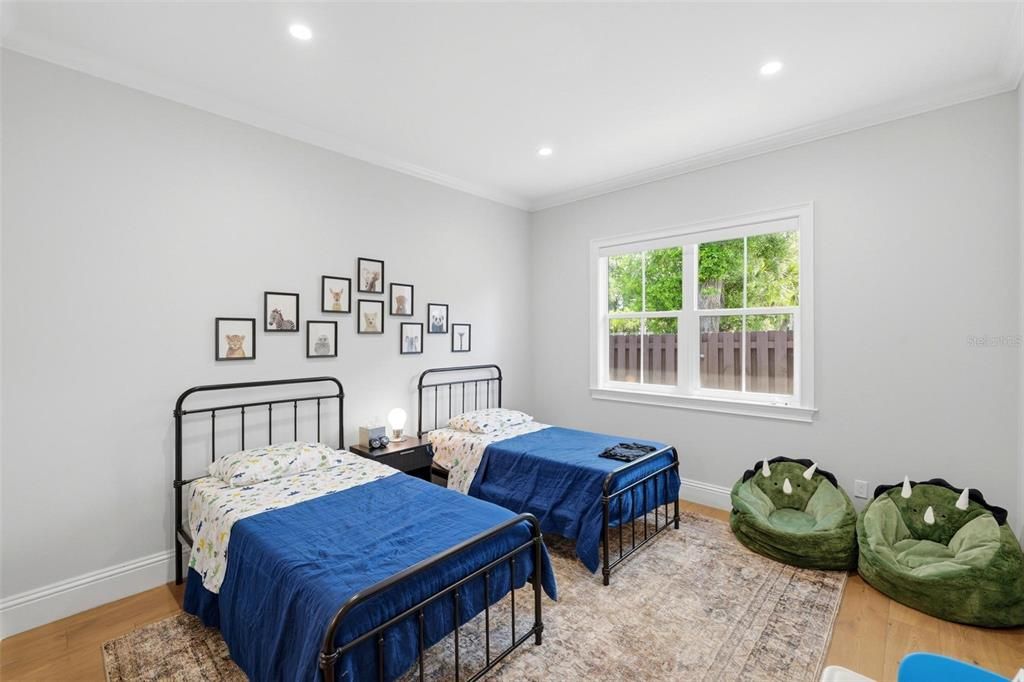 Activo con contrato: $3,950,000 (5 camas, 5 baños, 4871 Pies cuadrados)