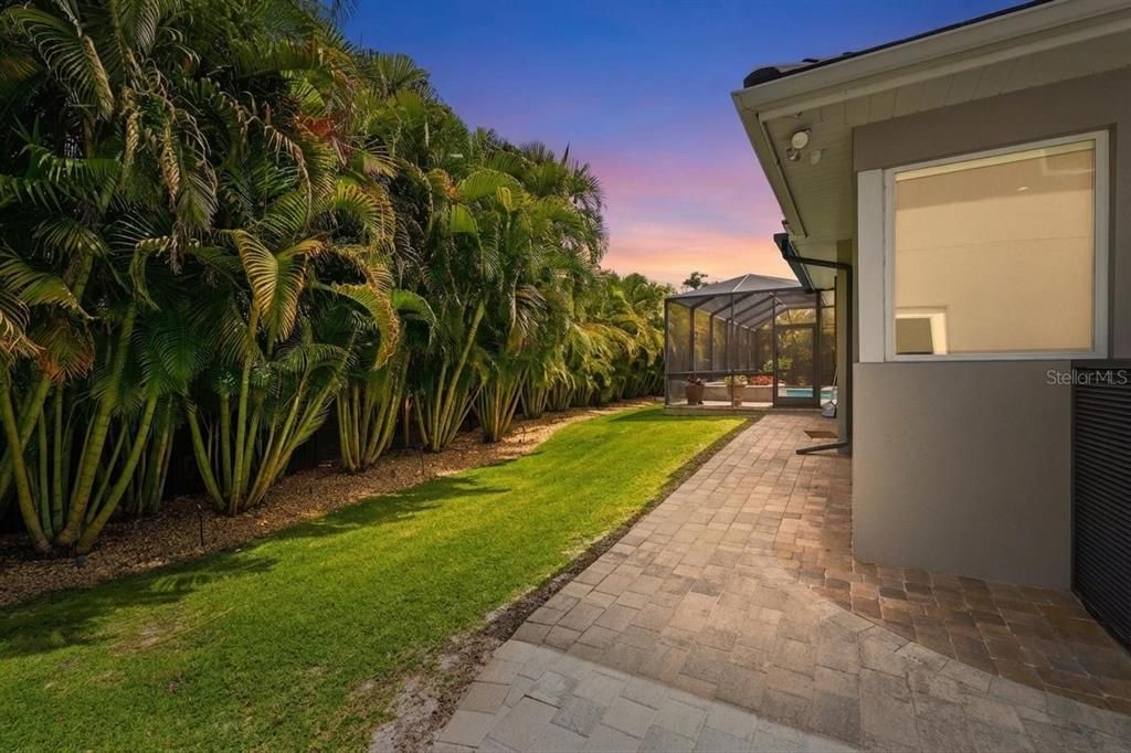 Activo con contrato: $3,950,000 (5 camas, 5 baños, 4871 Pies cuadrados)