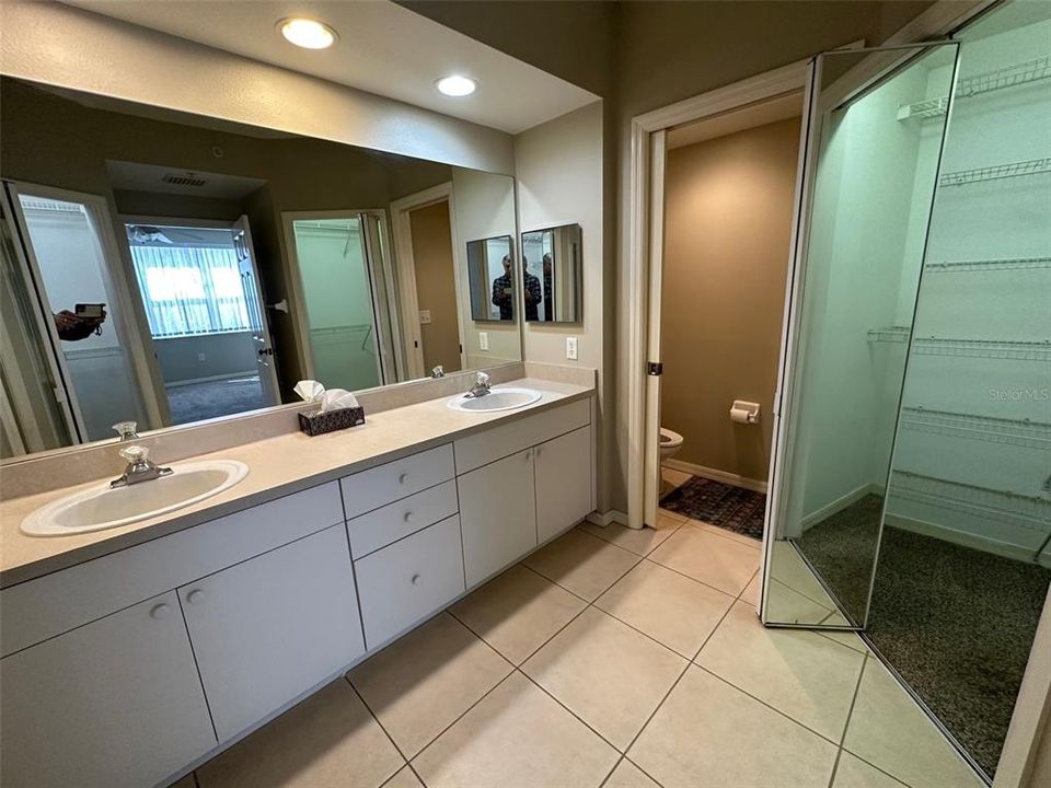 Под контрактом: $1,999 (2 спален, 2 ванн, 1324 Квадратных фут)