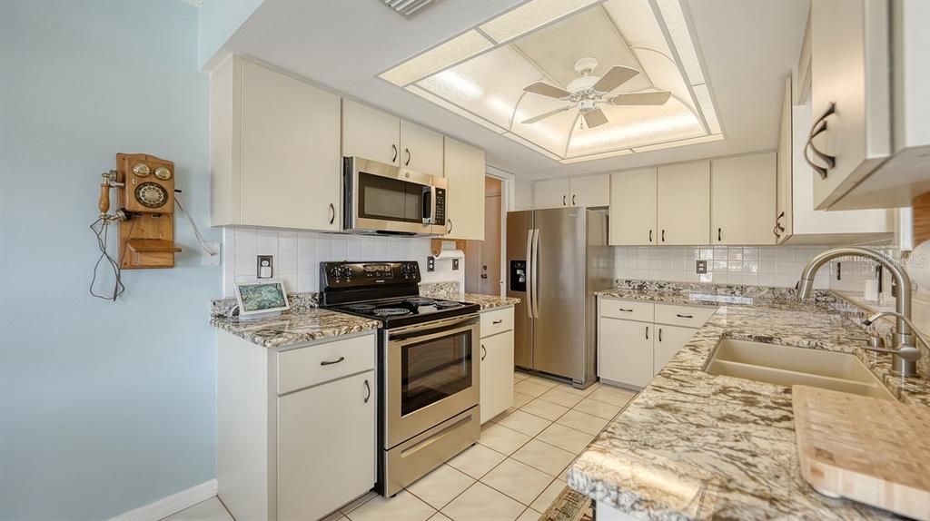 For Sale: $510,000 (2 beds, 2 baths, 1214 Square Feet)