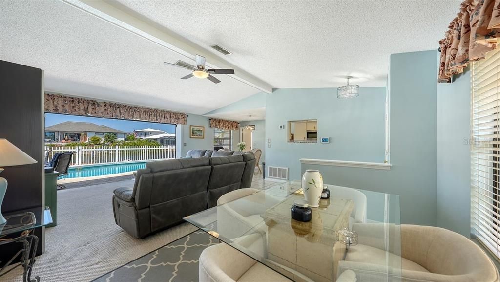 For Sale: $510,000 (2 beds, 2 baths, 1214 Square Feet)
