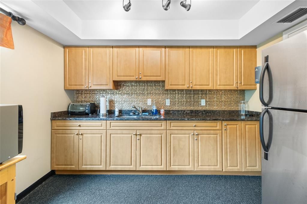 Active With Contract: $259,000 (2 beds, 2 baths, 1178 Square Feet)