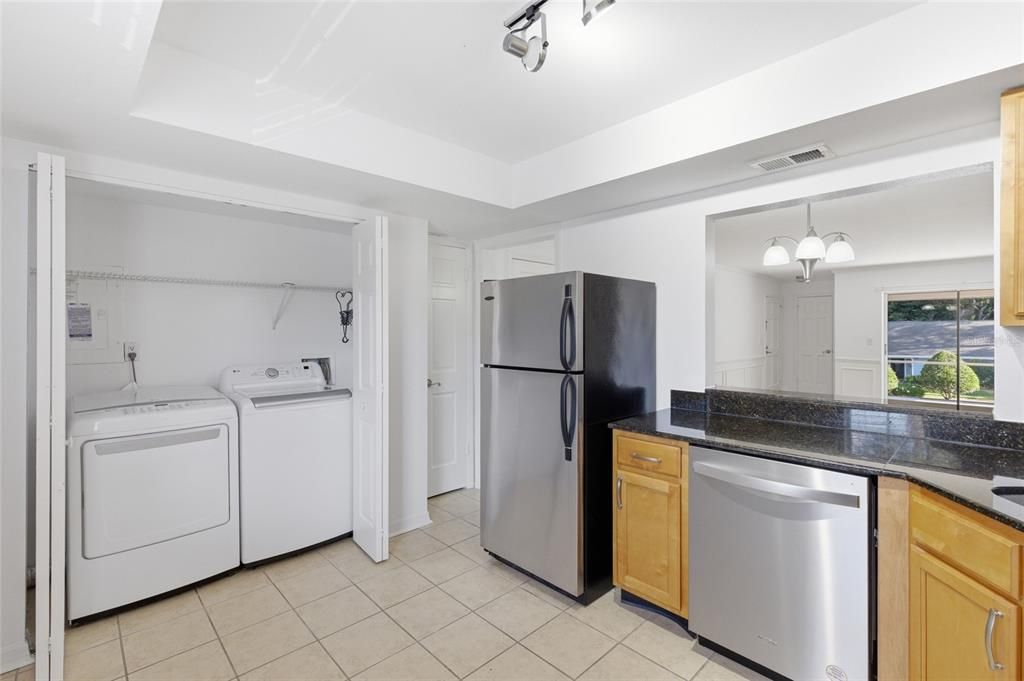 Active With Contract: $259,000 (2 beds, 2 baths, 1178 Square Feet)
