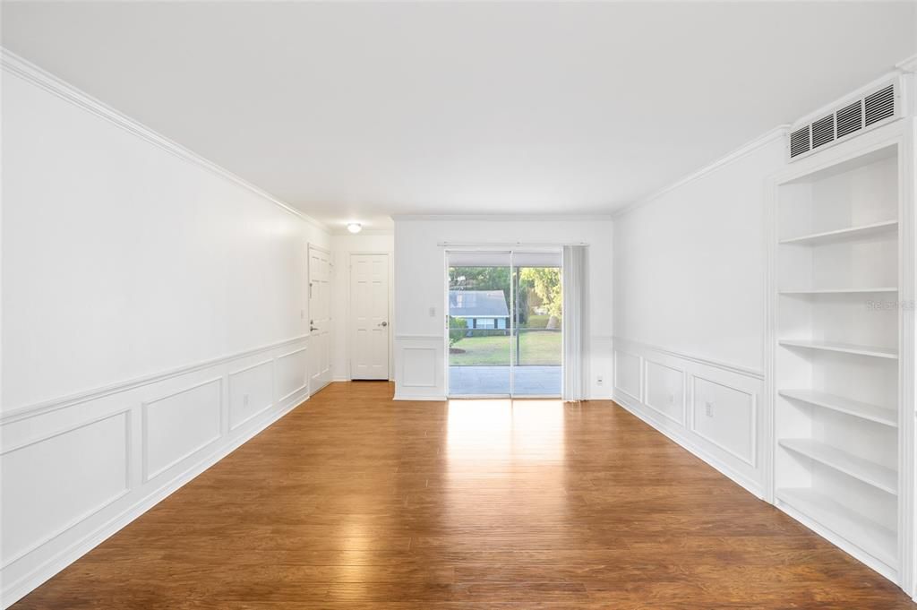 Active With Contract: $259,000 (2 beds, 2 baths, 1178 Square Feet)
