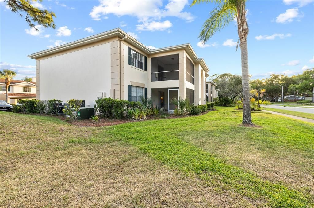 Active With Contract: $259,000 (2 beds, 2 baths, 1178 Square Feet)