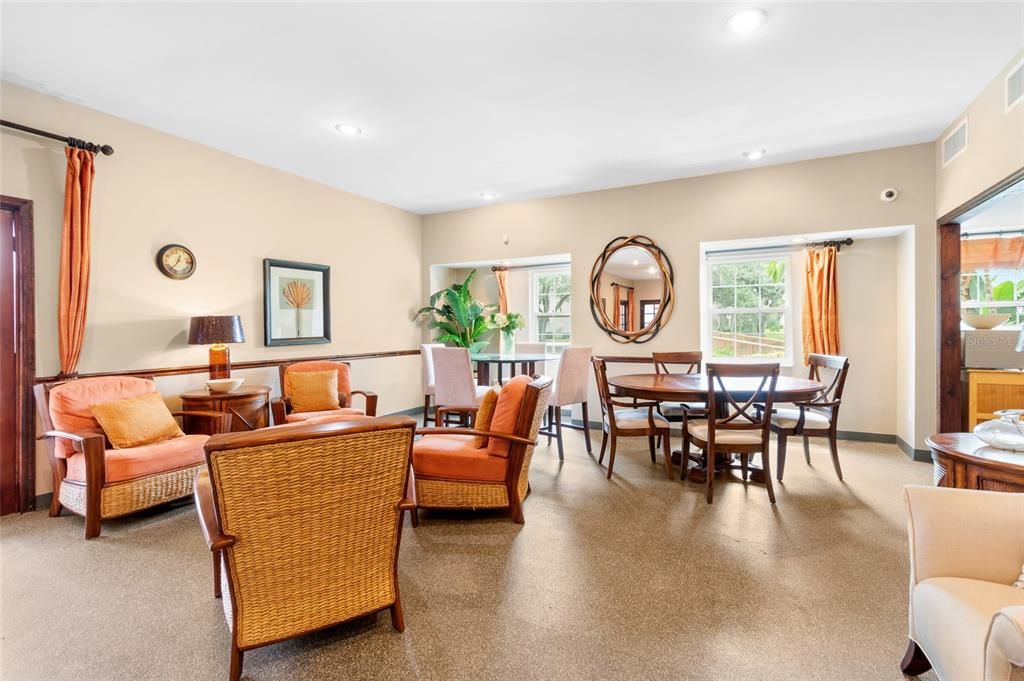 Active With Contract: $259,000 (2 beds, 2 baths, 1178 Square Feet)