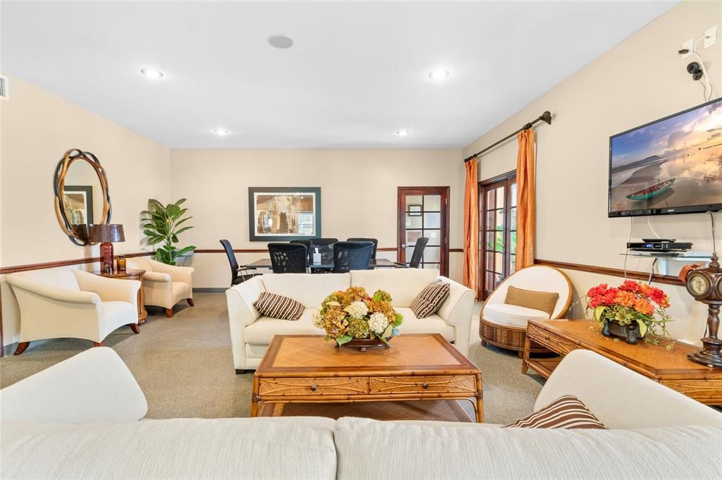 Active With Contract: $259,000 (2 beds, 2 baths, 1178 Square Feet)