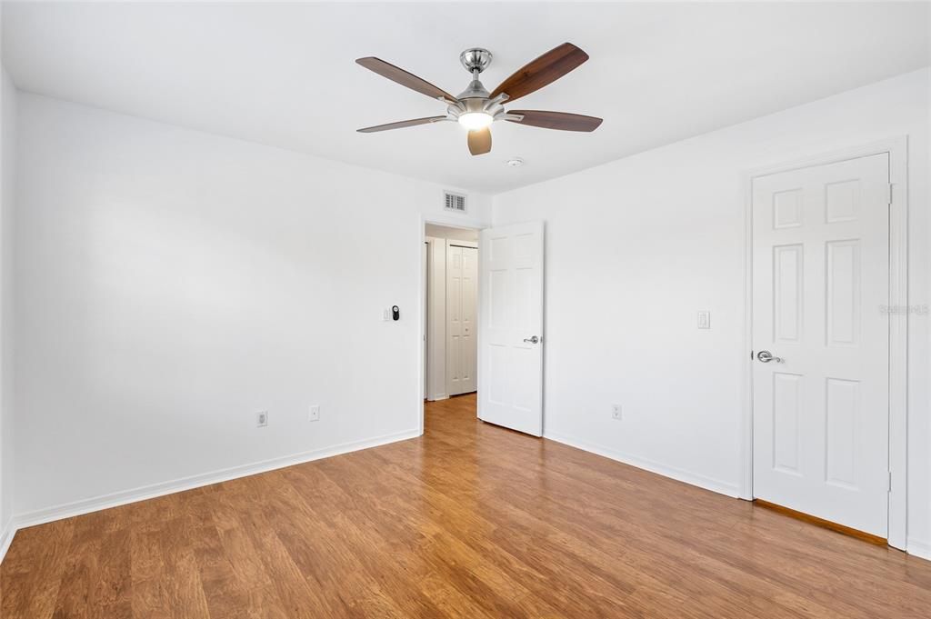 Active With Contract: $259,000 (2 beds, 2 baths, 1178 Square Feet)