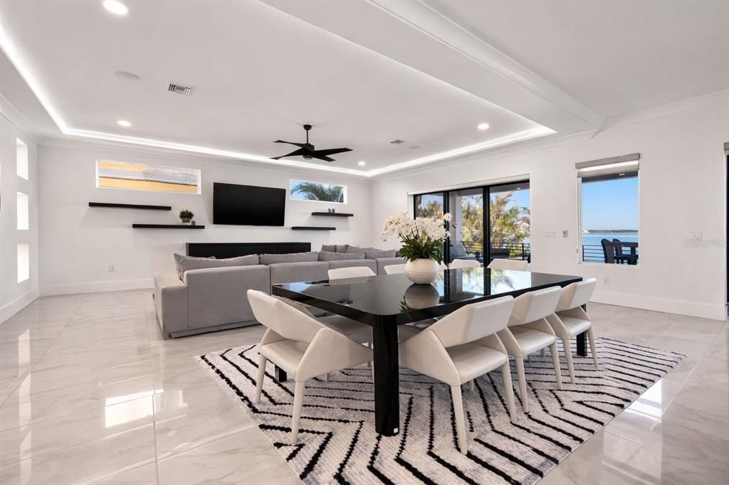 En Venta: $2,999,999 (4 camas, 5 baños, 3800 Pies cuadrados)